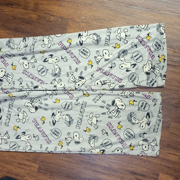 Peanuts woman pajama pants size large - Picture 2 of 3